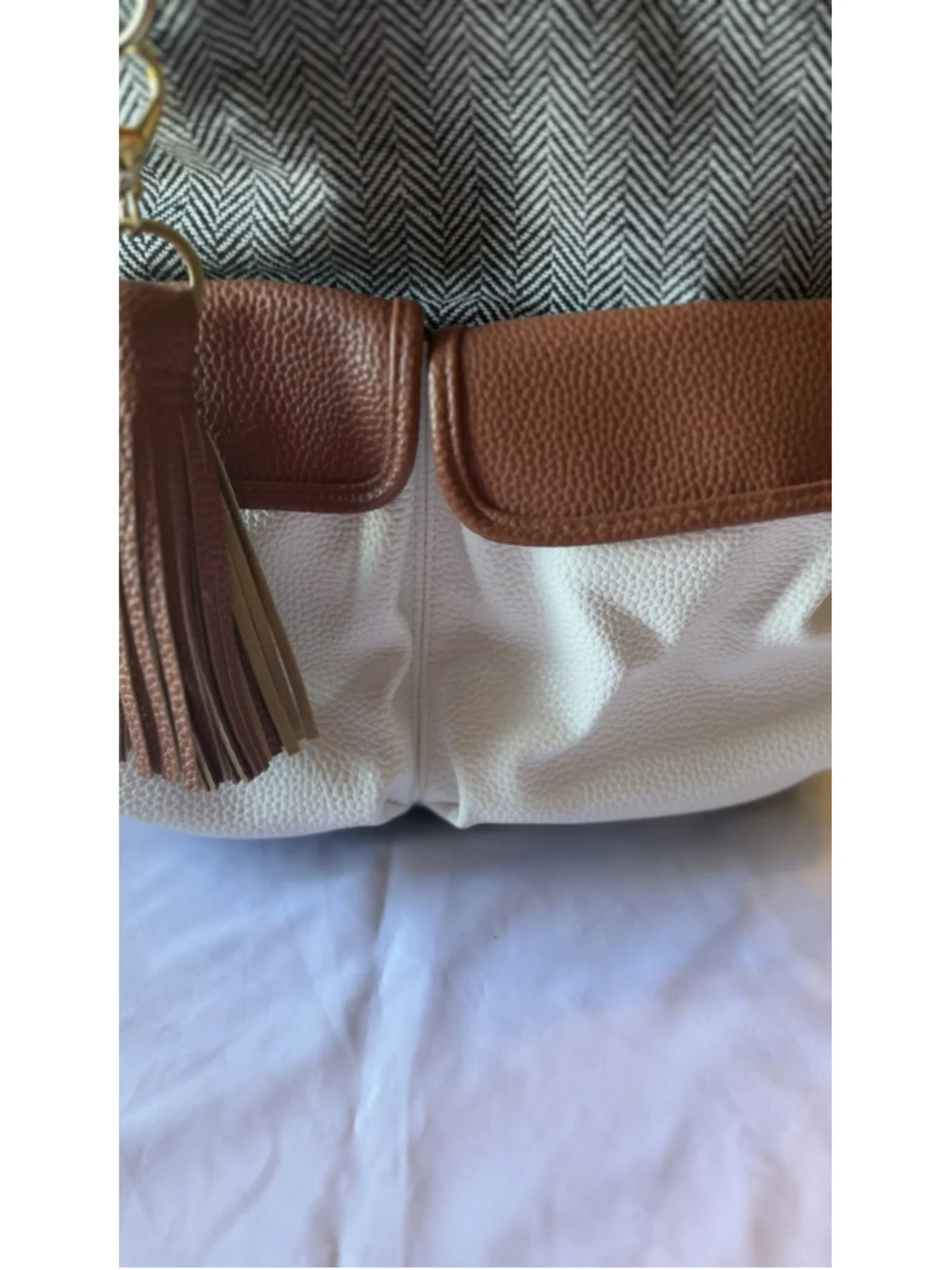 Itzy Ritzy Diaper Bag Large Boss Backpack Bottle Pocket Herringbone Coffee Cream